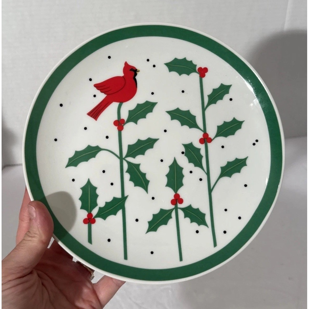 Vintage Dept 56 Boughs of Holly Cardinal Holly Berry Plate-Christmas 7.75" Diam